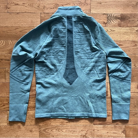 Women's Intraknit™ Active Full Zip Jacket NWT size medium - Picture 2 of 8